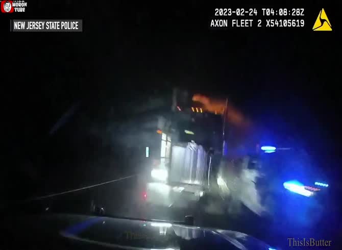 Video :Three police cars are destroyed and two officers are nearly killed by a crazy truck on the highway